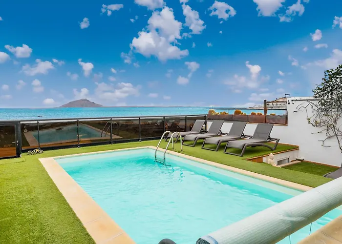 Villa Oasis Beachfront Corralejo By Holidays Home