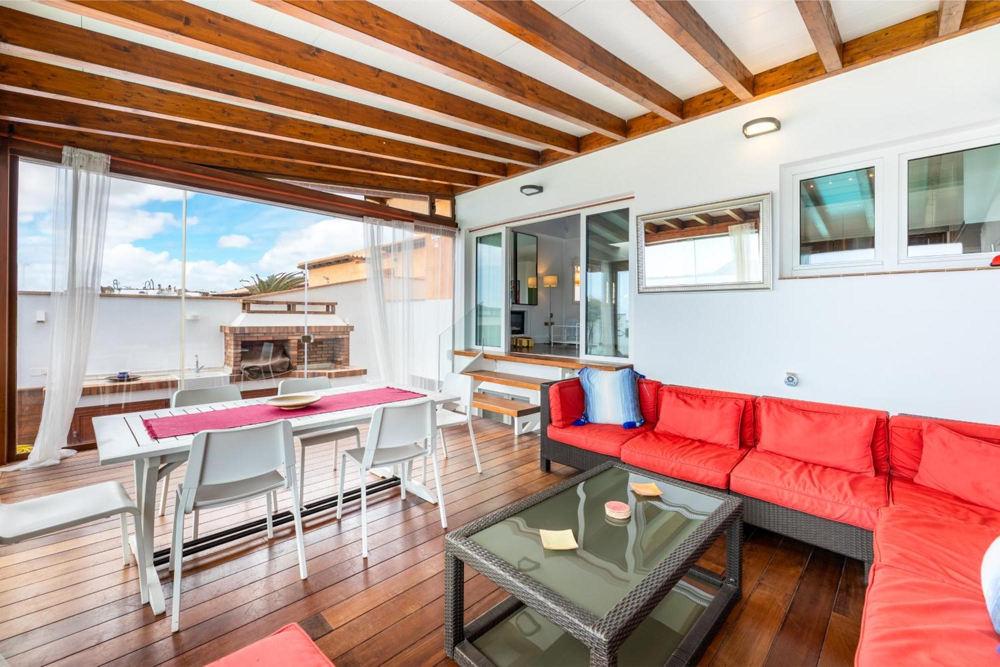 Oasis Beachfront By Holidays * Corralejo
