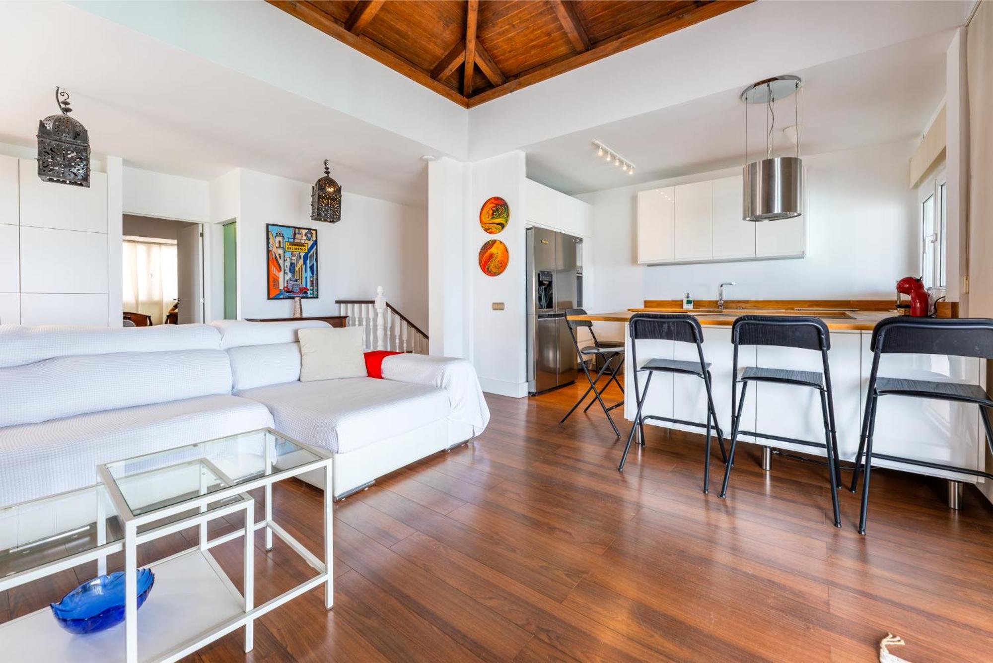 Oasis Beachfront By Holidays *