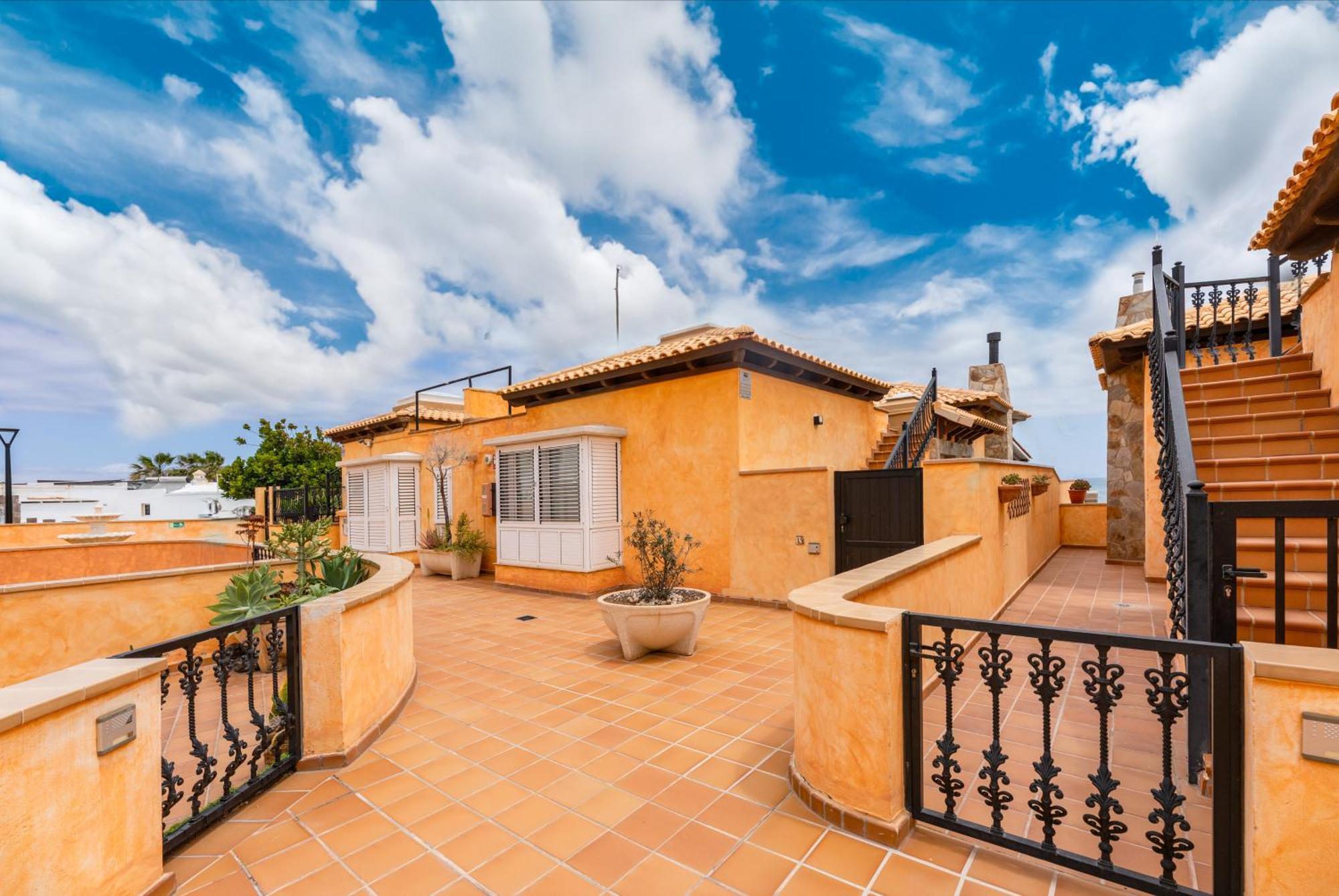 Oasis Beachfront By Holidays Corralejo