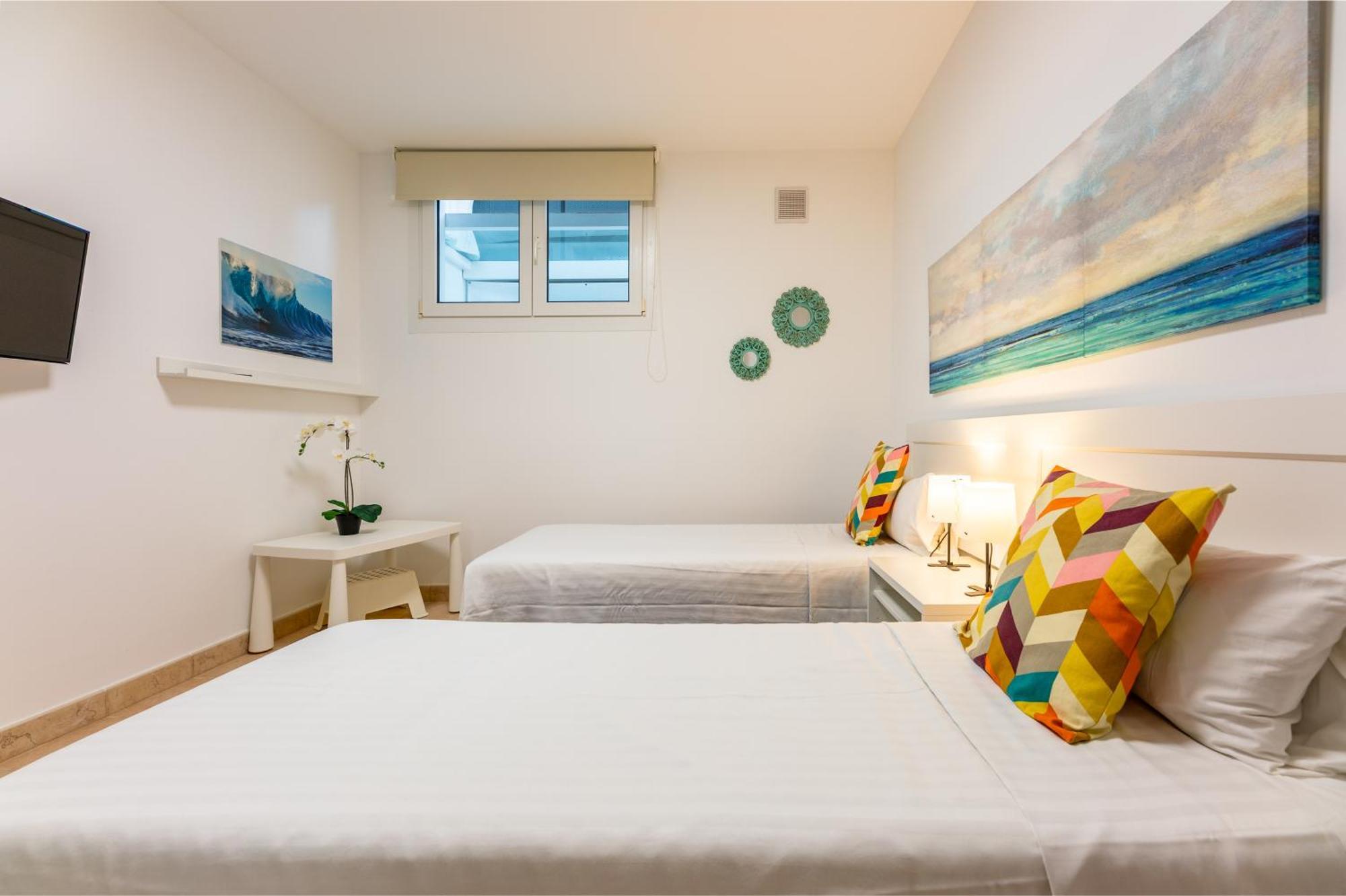 Oasis Beachfront By Holidays Villa *