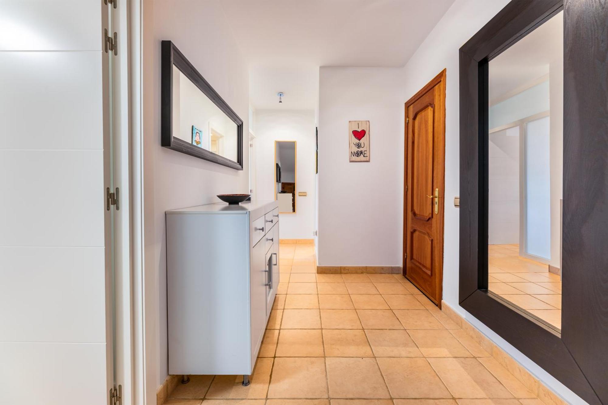 Oasis Beachfront By Holidays * Corralejo